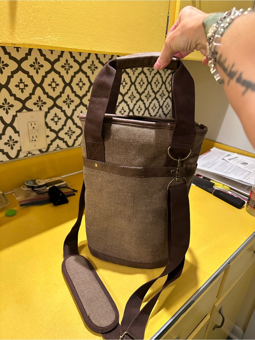 BRAND NEW 2 bottle wine carrier